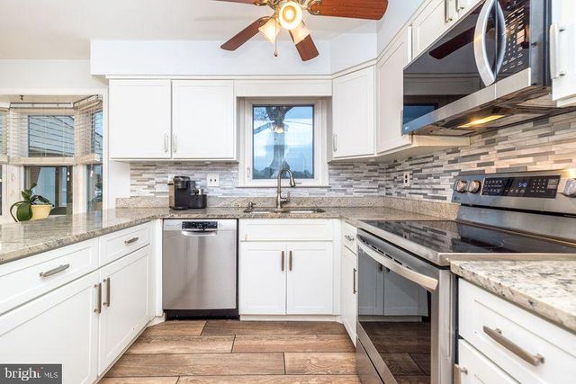 1363 LEXINGTON DR, Yardley, PA 19067