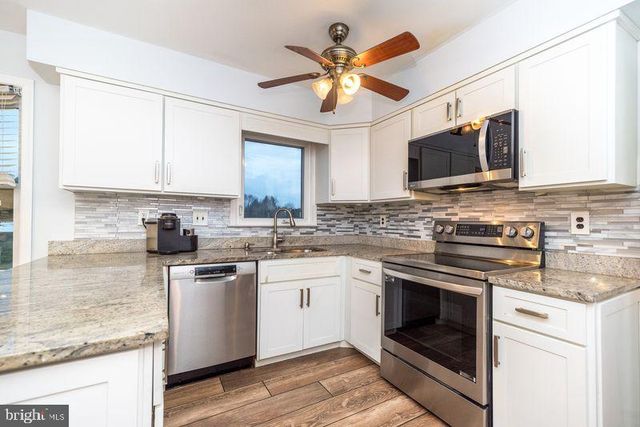 1363 LEXINGTON DR, Yardley, PA 19067