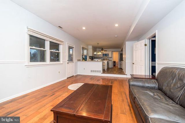 1363 LEXINGTON DR, Yardley, PA 19067