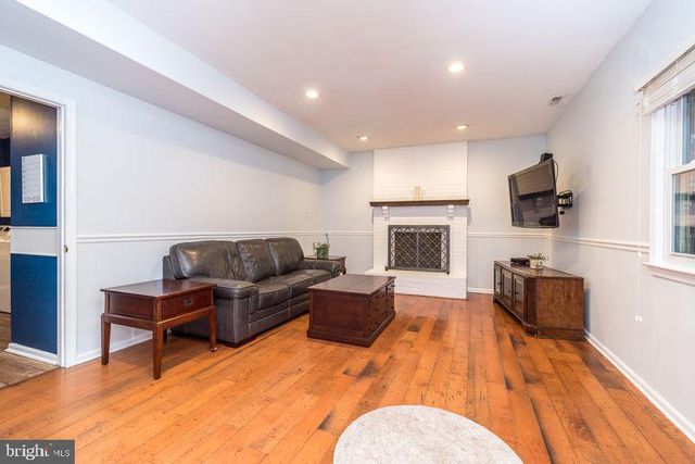 1363 LEXINGTON DR, Yardley, PA 19067