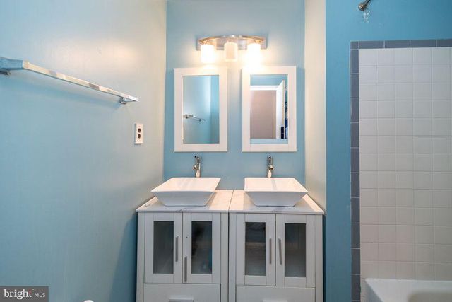 1363 LEXINGTON DR, Yardley, PA 19067