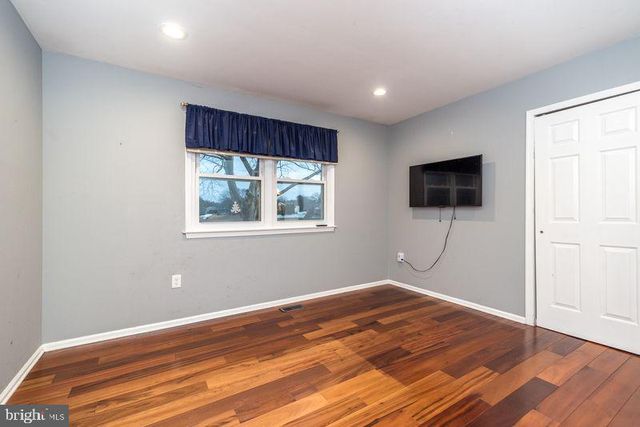 1363 LEXINGTON DR, Yardley, PA 19067