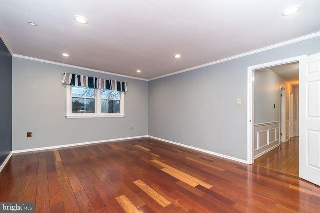 1363 LEXINGTON DR, Yardley, PA 19067