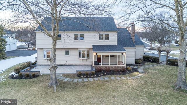 1363 LEXINGTON DR, Yardley, PA 19067