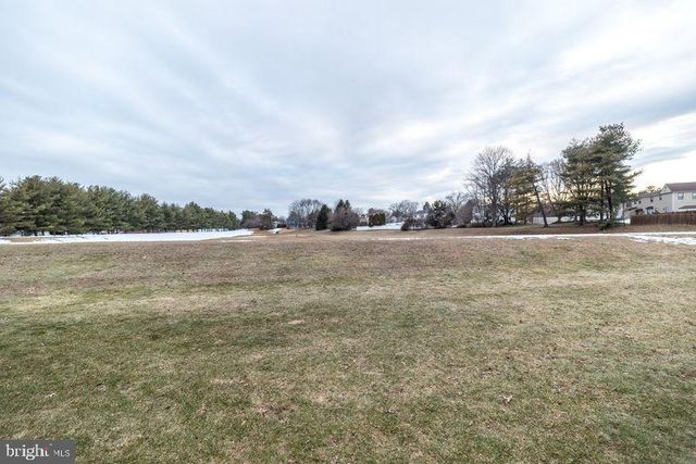 1363 LEXINGTON DR, Yardley, PA 19067