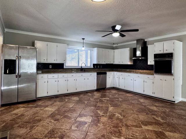 211 Church St, Loretto, TN 38469