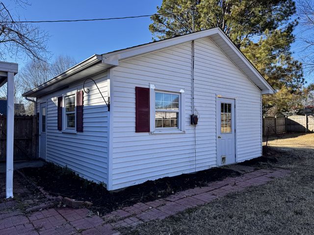 211 Church St, Loretto, TN 38469