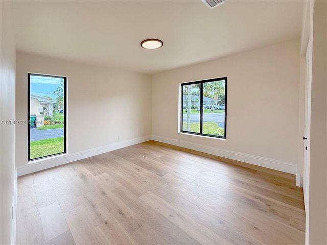 8845 SW 176th Terrace, Palmetto Bay, FL 33157