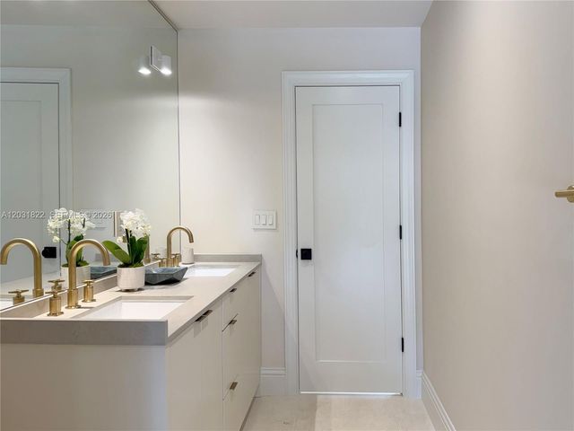 8845 SW 176th Terrace, Palmetto Bay, FL 33157