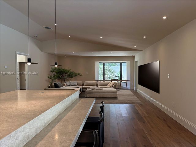 8845 SW 176th Terrace, Palmetto Bay, FL 33157
