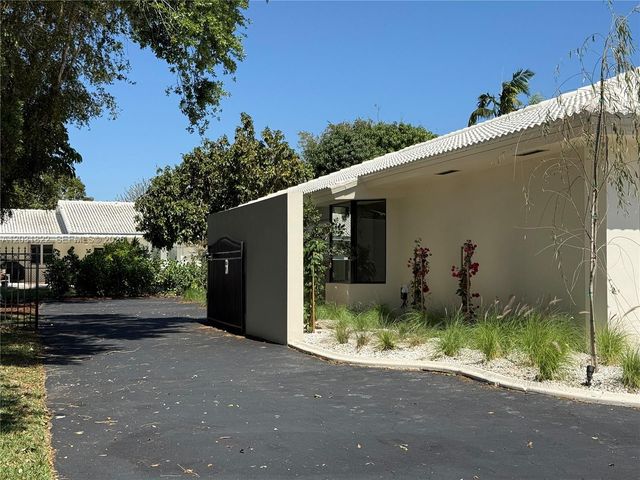 8845 SW 176th Terrace, Palmetto Bay, FL 33157