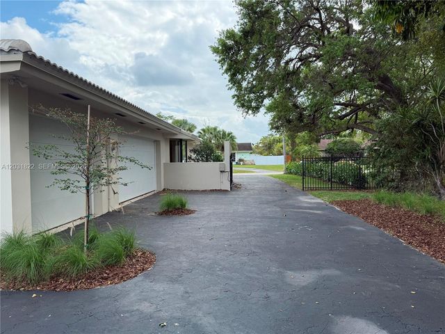 8845 SW 176th Terrace, Palmetto Bay, FL 33157
