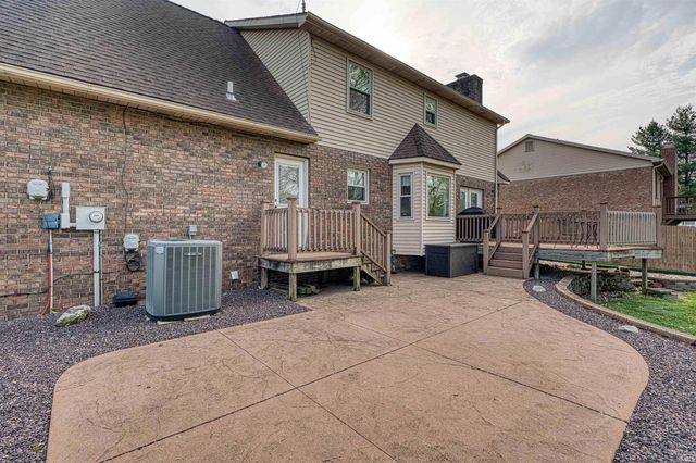 214 Brookview Drive, Evansville, IN 47711