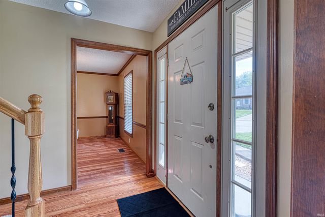 214 Brookview Drive, Evansville, IN 47711