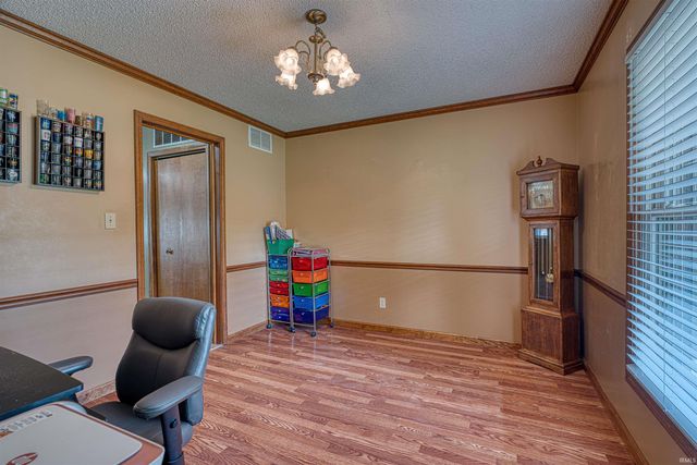 214 Brookview Drive, Evansville, IN 47711