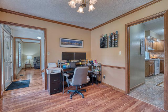 214 Brookview Drive, Evansville, IN 47711