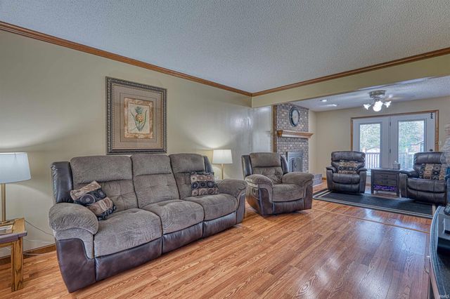 214 Brookview Drive, Evansville, IN 47711