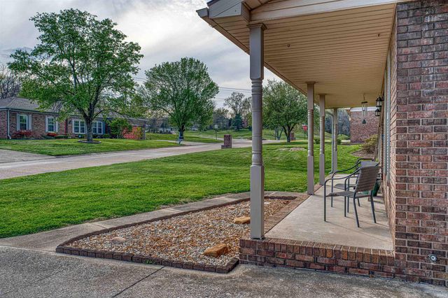 214 Brookview Drive, Evansville, IN 47711