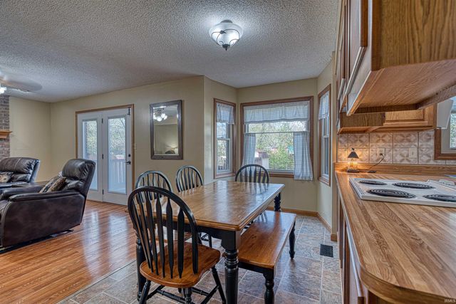 214 Brookview Drive, Evansville, IN 47711