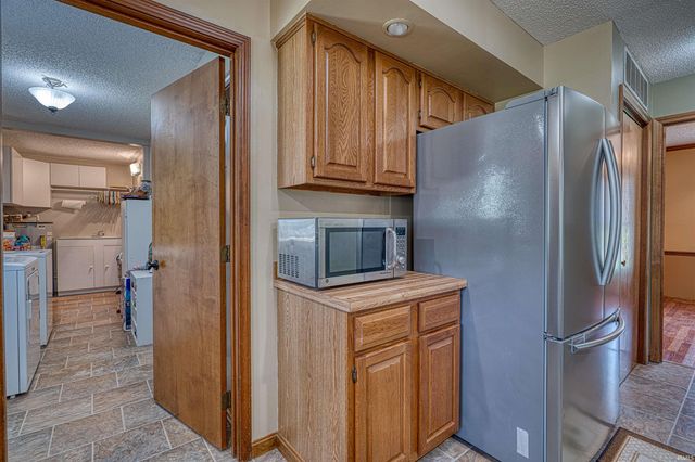 214 Brookview Drive, Evansville, IN 47711