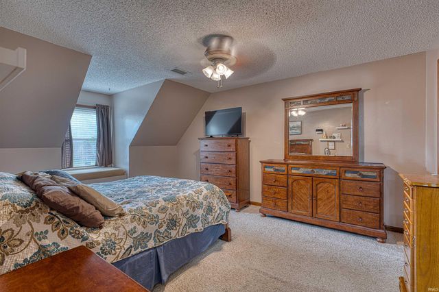 214 Brookview Drive, Evansville, IN 47711