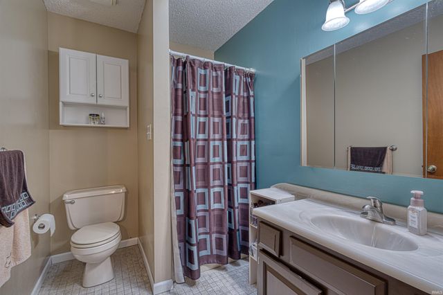 214 Brookview Drive, Evansville, IN 47711