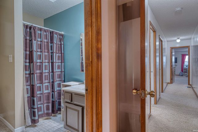 214 Brookview Drive, Evansville, IN 47711