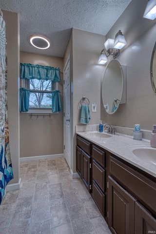 214 Brookview Drive, Evansville, IN 47711