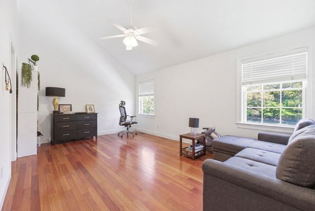 218 South 9, Waltham, MA 02453