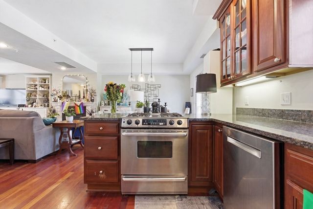 218 South 9, Waltham, MA 02453