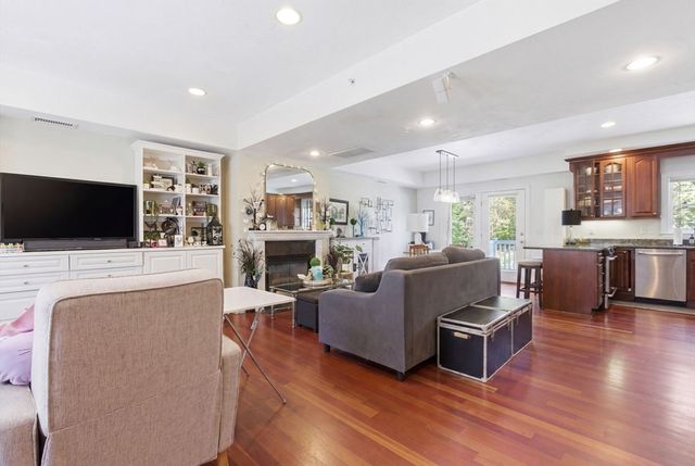 218 South 9, Waltham, MA 02453