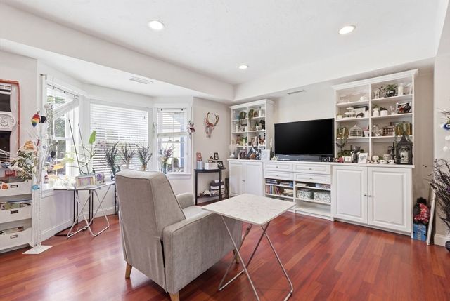 218 South 9, Waltham, MA 02453
