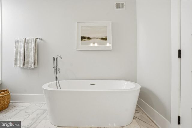 750 13TH ST SE, Washington, DC 20003