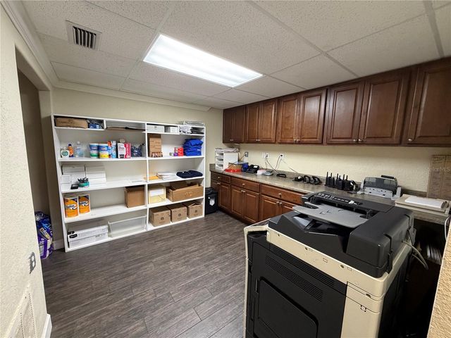 1302 W BUSCH BOULEVARD, Tampa, FL 33612