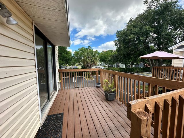 637 Executive Center Drive N203, West Palm Beach, FL 33401