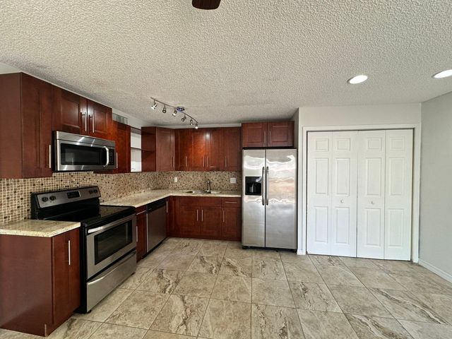 637 Executive Center Drive N203, West Palm Beach, FL 33401