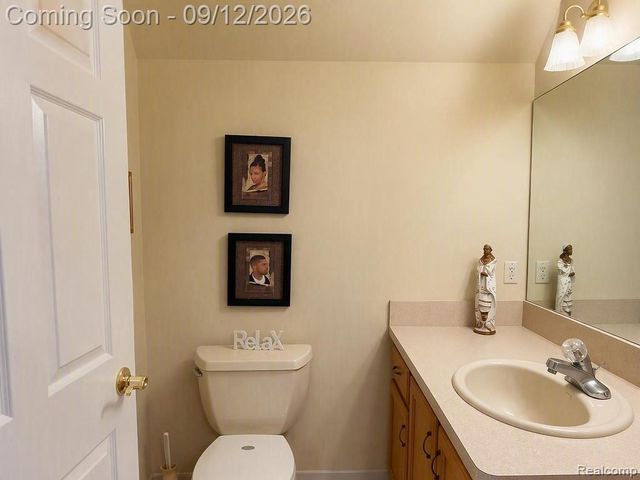 22119 Oakwood Drive, Brownstown, MI 48193