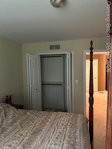 22119 Oakwood Drive, Brownstown, MI 48193