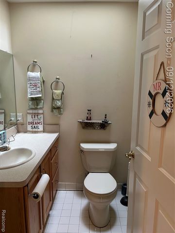22119 Oakwood Drive, Brownstown, MI 48193