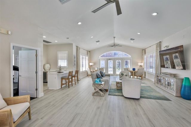 6303 VISTA VERDE DRIVE E, Gulfport, FL 33707