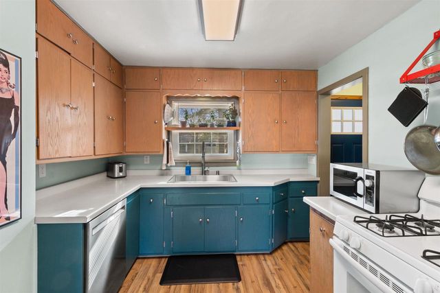 1224 FRONTENAC AVENUE, Stevens Point, WI 54481