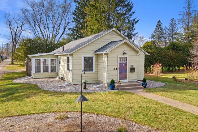 1224 FRONTENAC AVENUE, Stevens Point, WI 54481