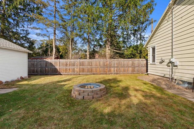 1224 FRONTENAC AVENUE, Stevens Point, WI 54481