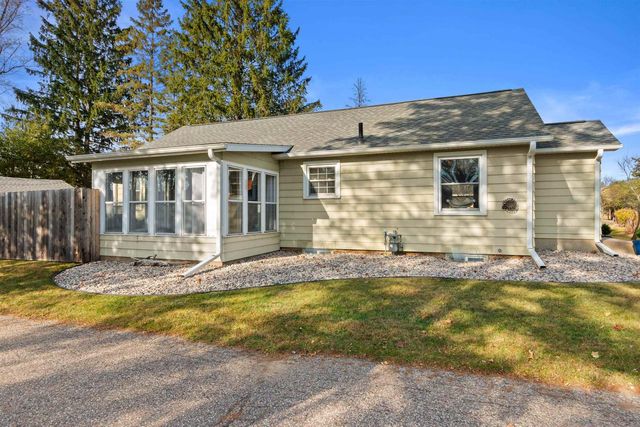 1224 FRONTENAC AVENUE, Stevens Point, WI 54481