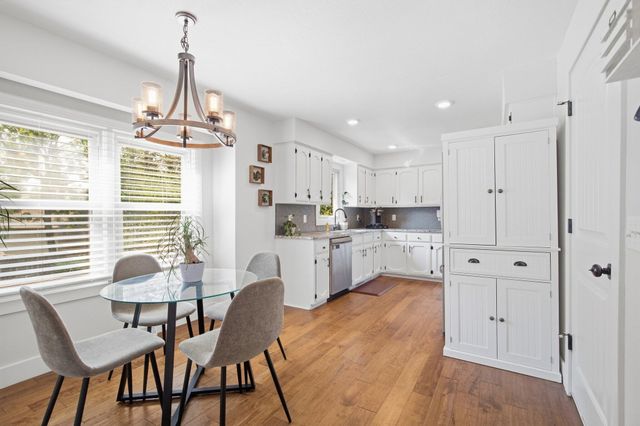 2158 E Cardinal Street, Springfield, MO 65804