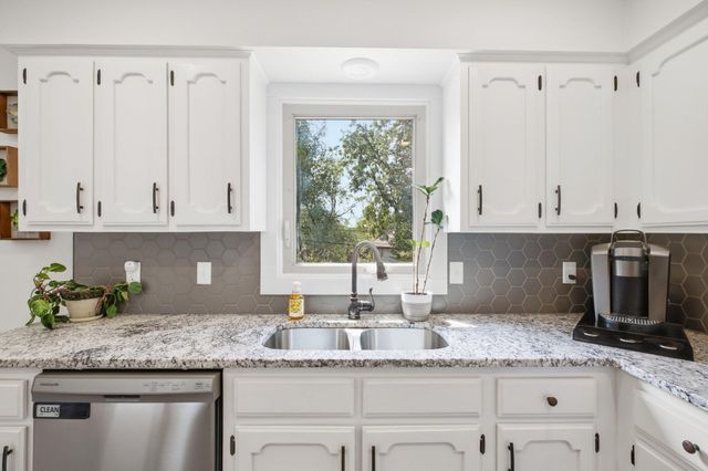 2158 E Cardinal Street, Springfield, MO 65804