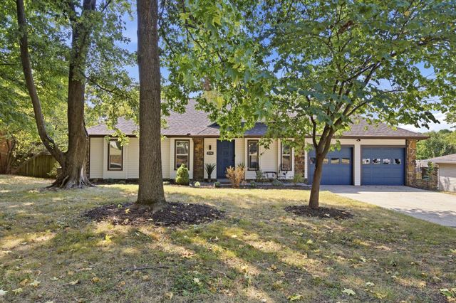 2158 E Cardinal Street, Springfield, MO 65804