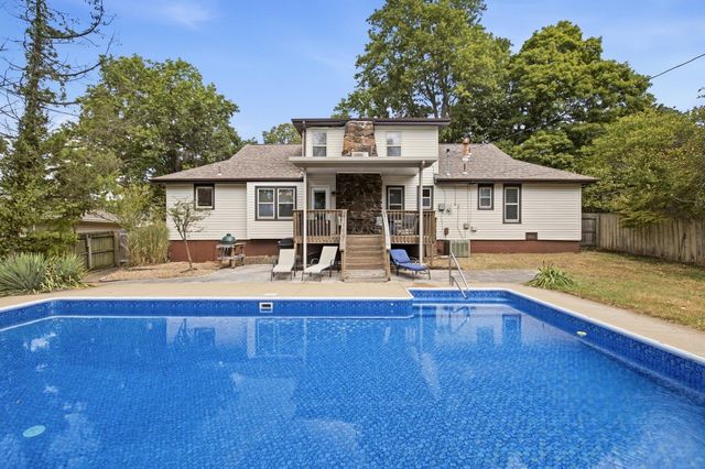 2158 E Cardinal Street, Springfield, MO 65804