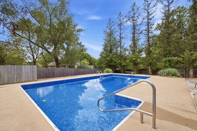 2158 E Cardinal Street, Springfield, MO 65804