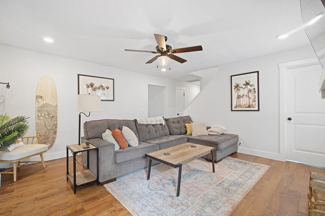 2158 E Cardinal Street, Springfield, MO 65804